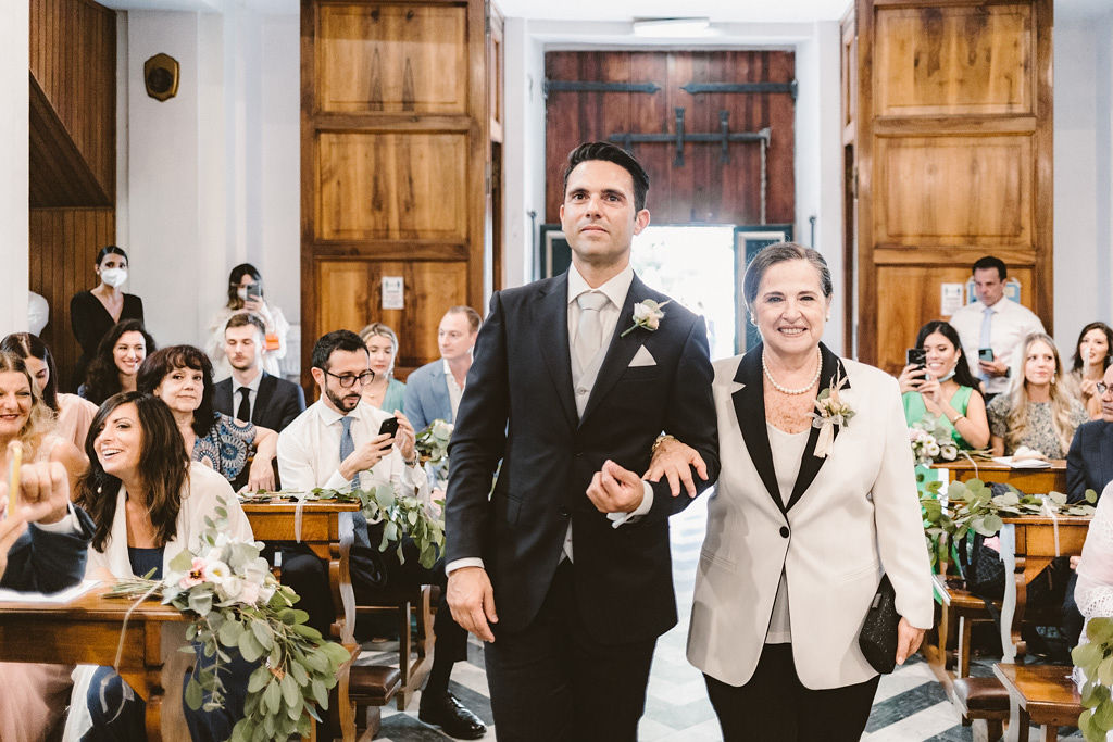 Maria e Fabrizio – l’ingresso dello sposo in chiesa